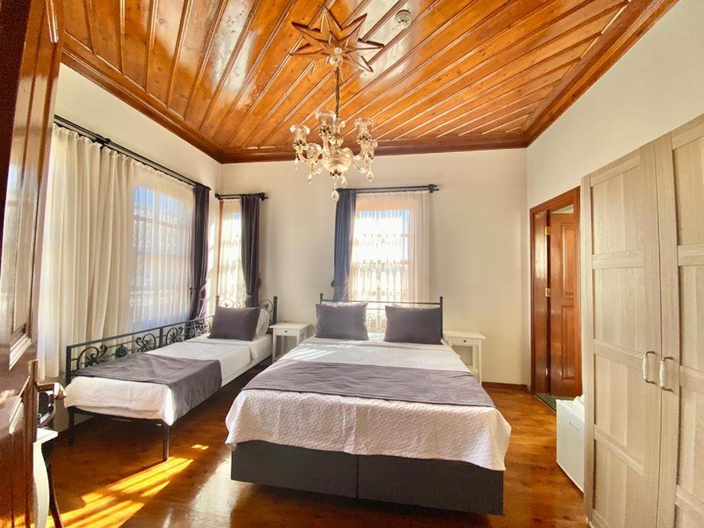Appartamento Necip Bey Konagi Antalia Esterno foto