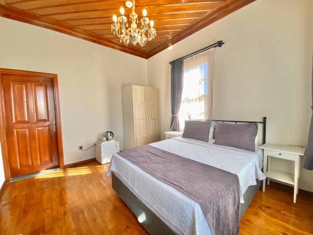 Appartamento Necip Bey Konagi Antalia Esterno foto