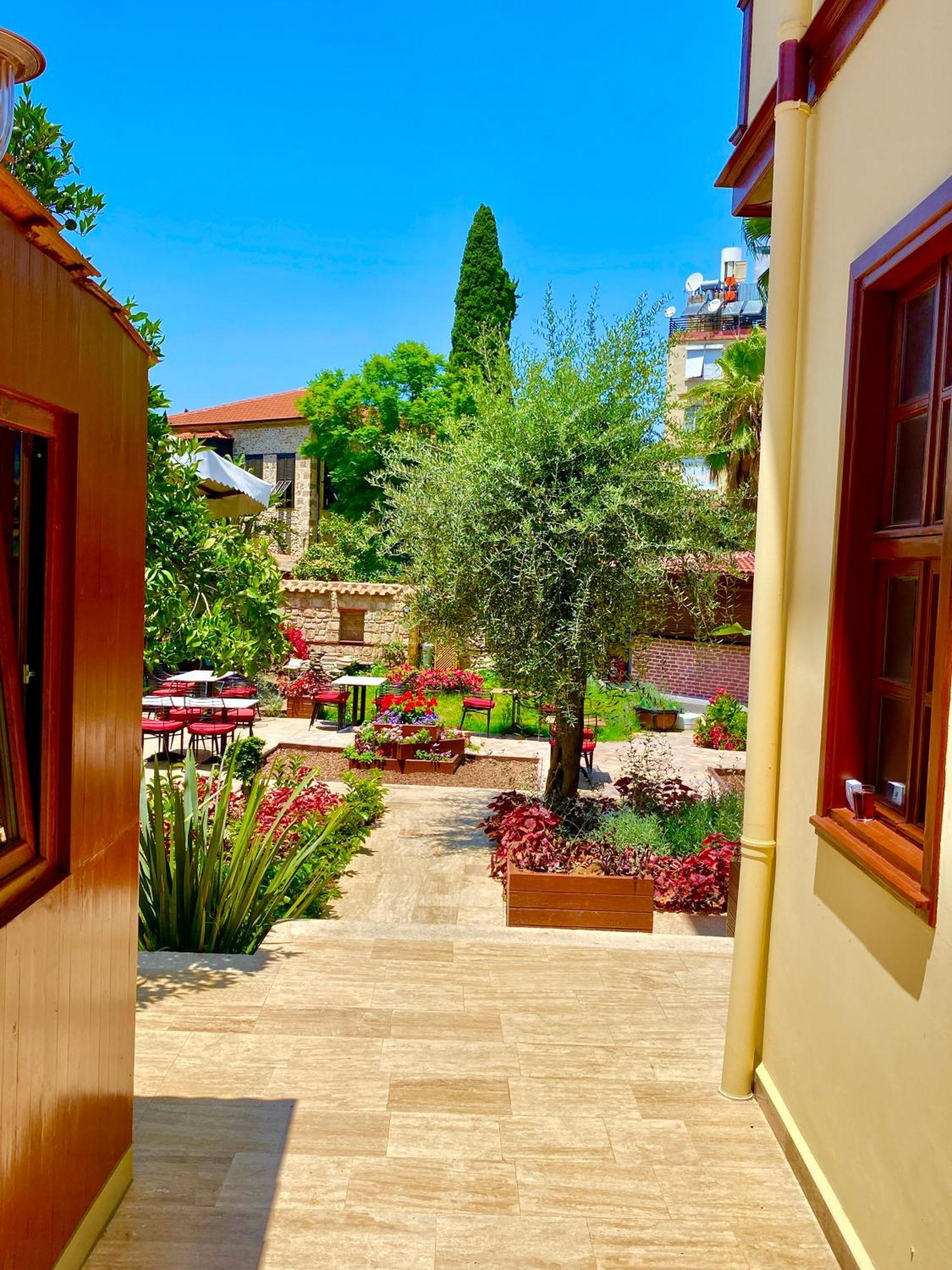 Appartamento Necip Bey Konagi Antalia Esterno foto