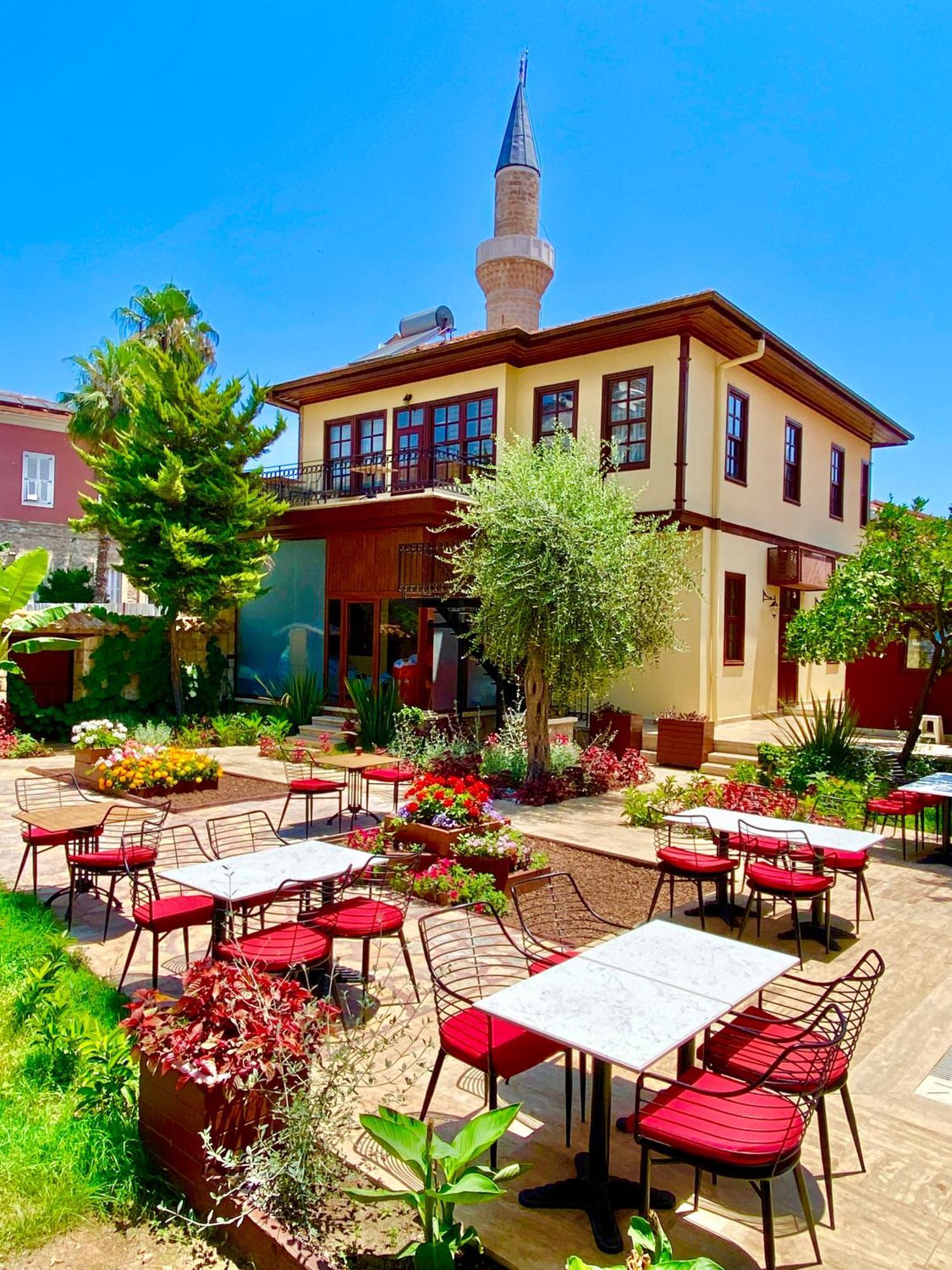 Appartamento Necip Bey Konagi Antalia Esterno foto